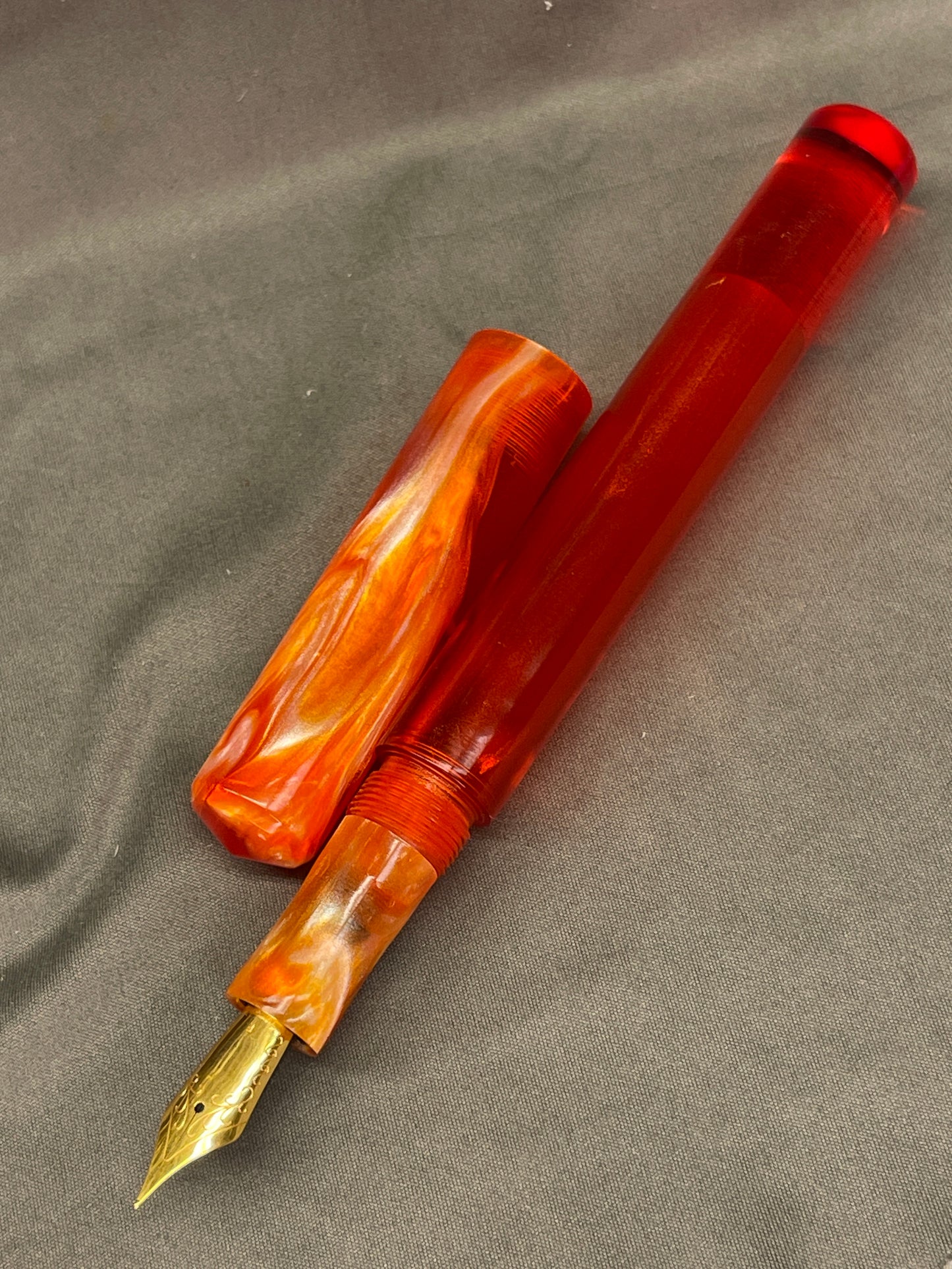 The Sting Fountain Pen (Orange)