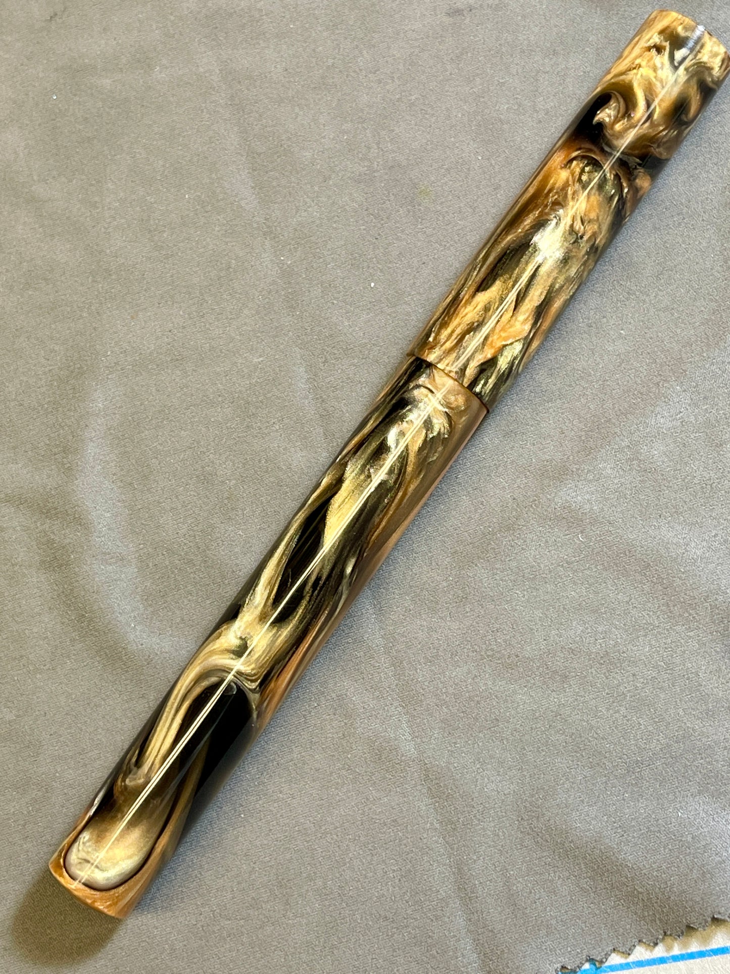 Z - Midnight Flame Fountain Pen (Jayne)
