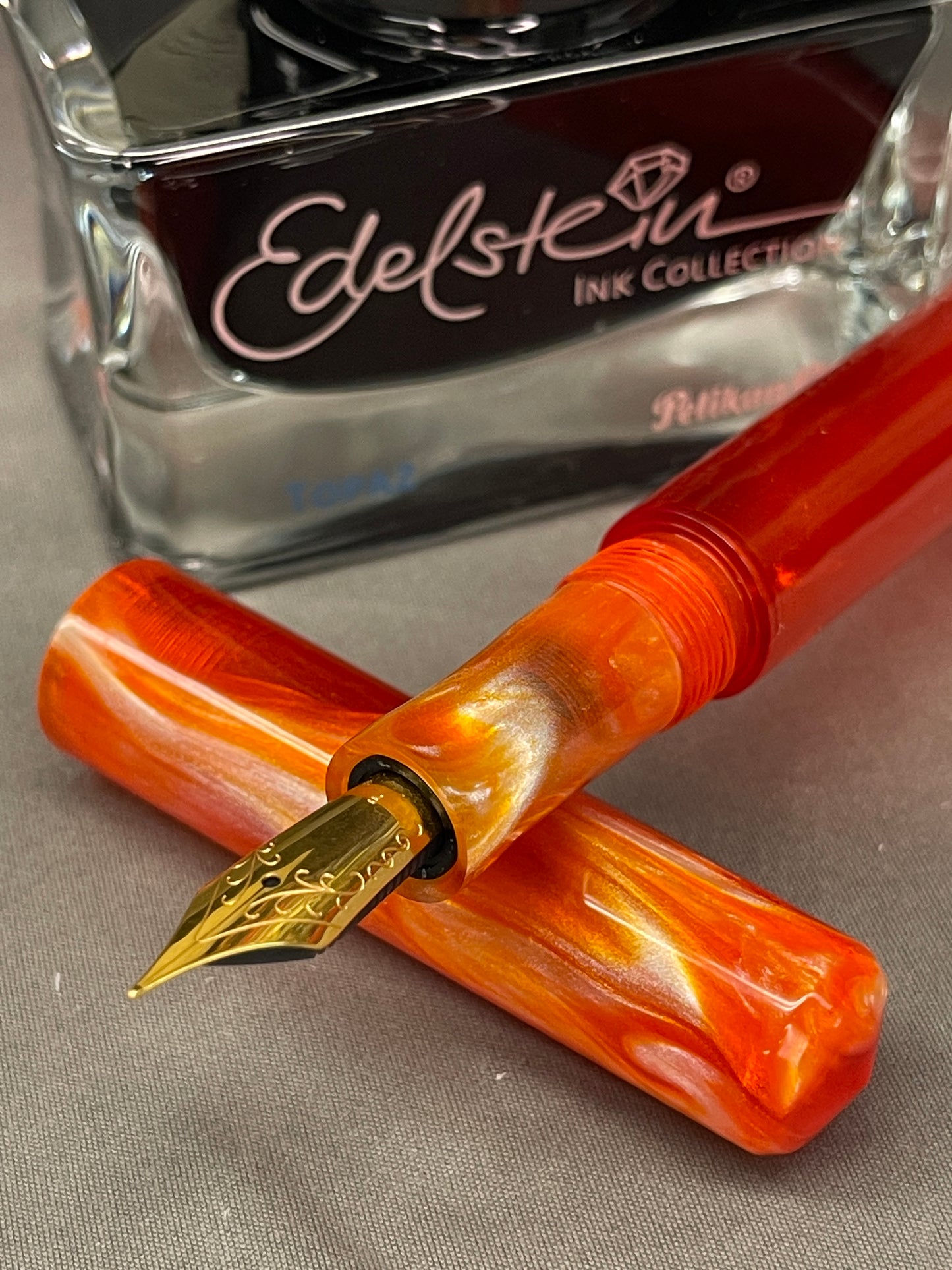The Sting Fountain Pen (Orange)