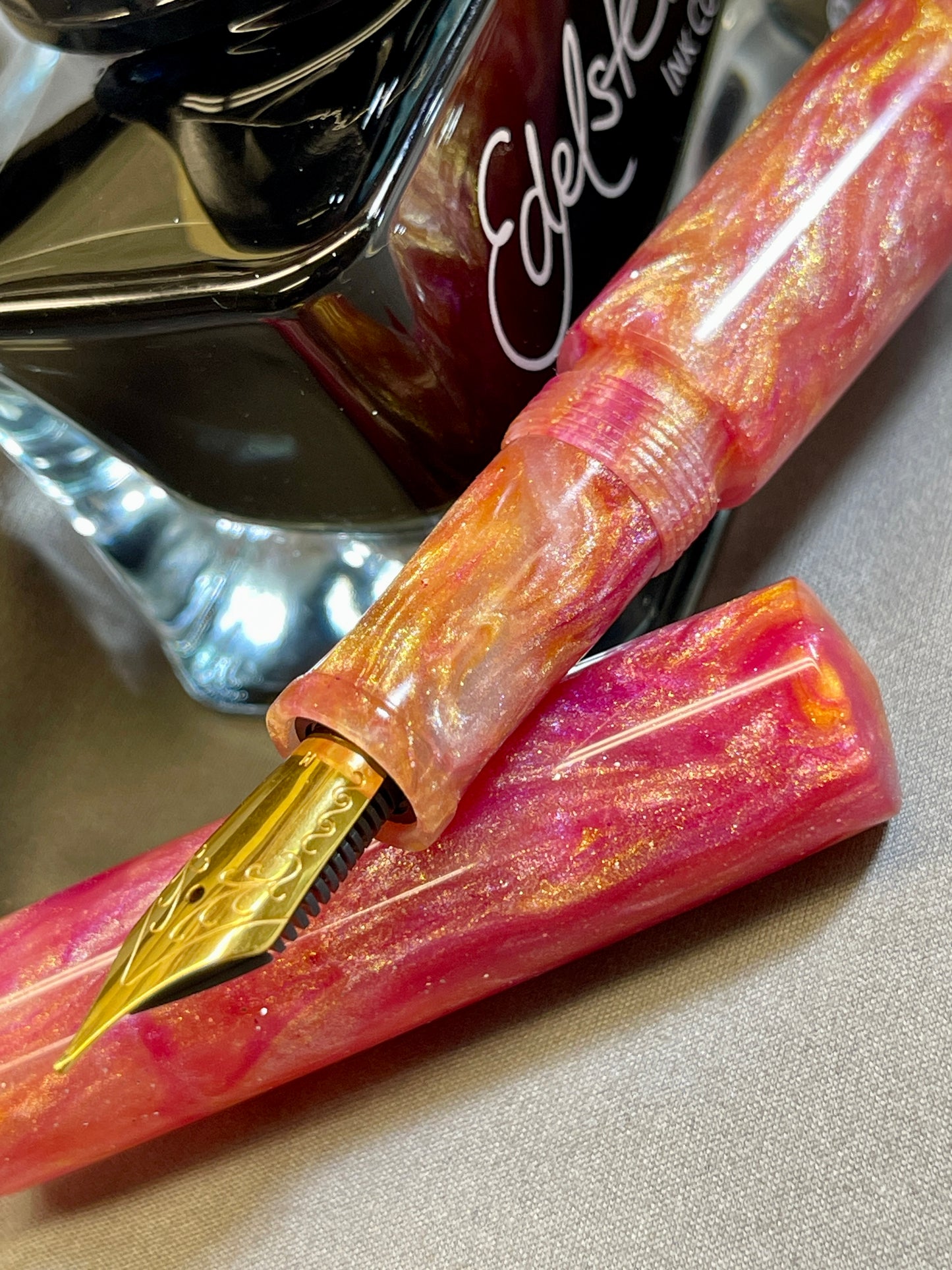 Z - Ruby Twist Fountain Pen (Doc)
