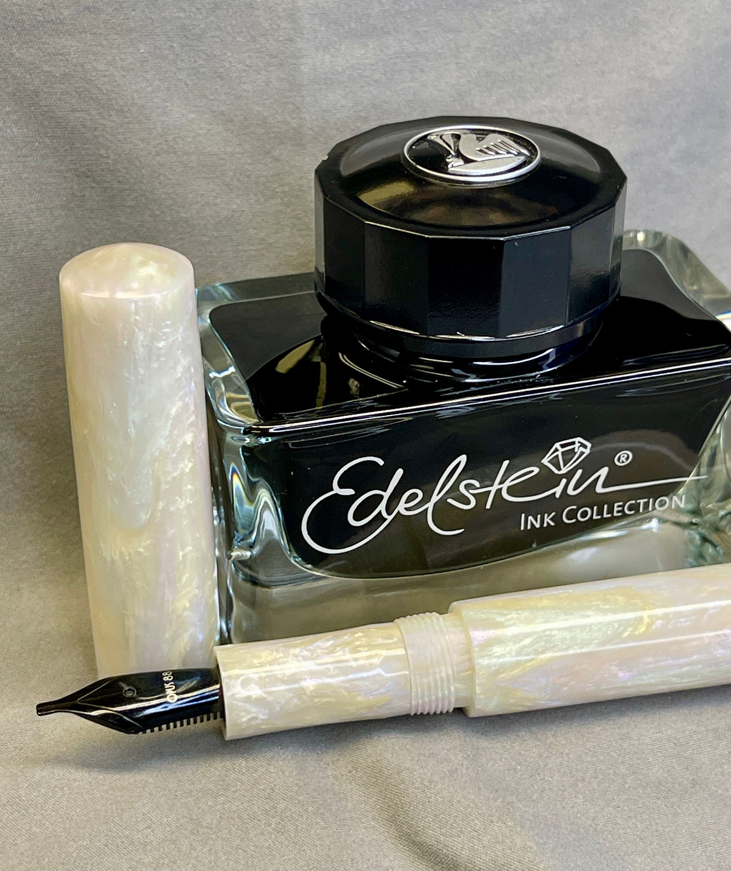Z - Opaline Fountain Pen (Pattie)