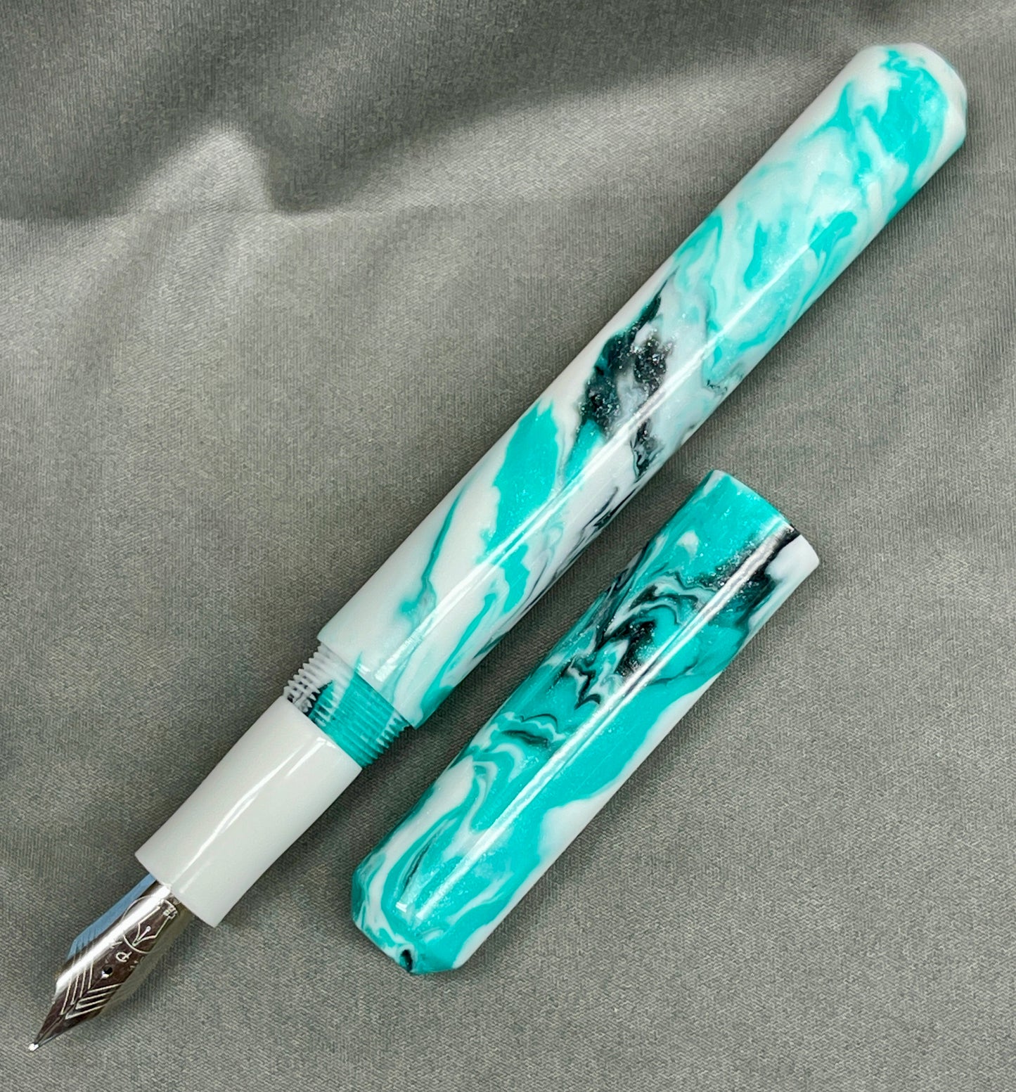 Conch & Carbon 2.0 Pen