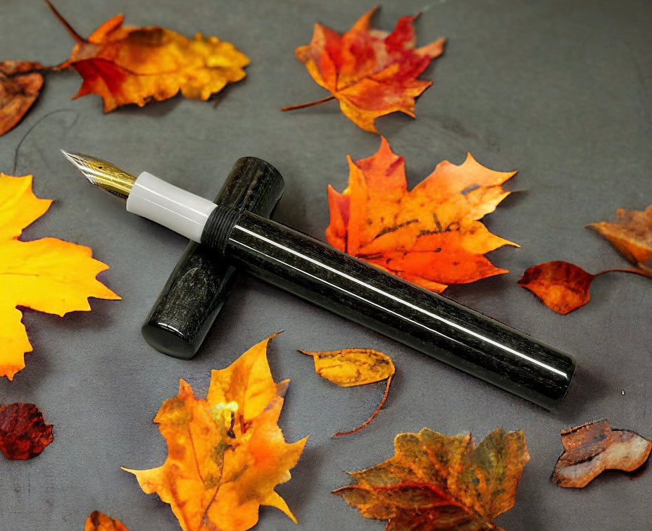 Z - Black Tux Pearl Fountain Pen