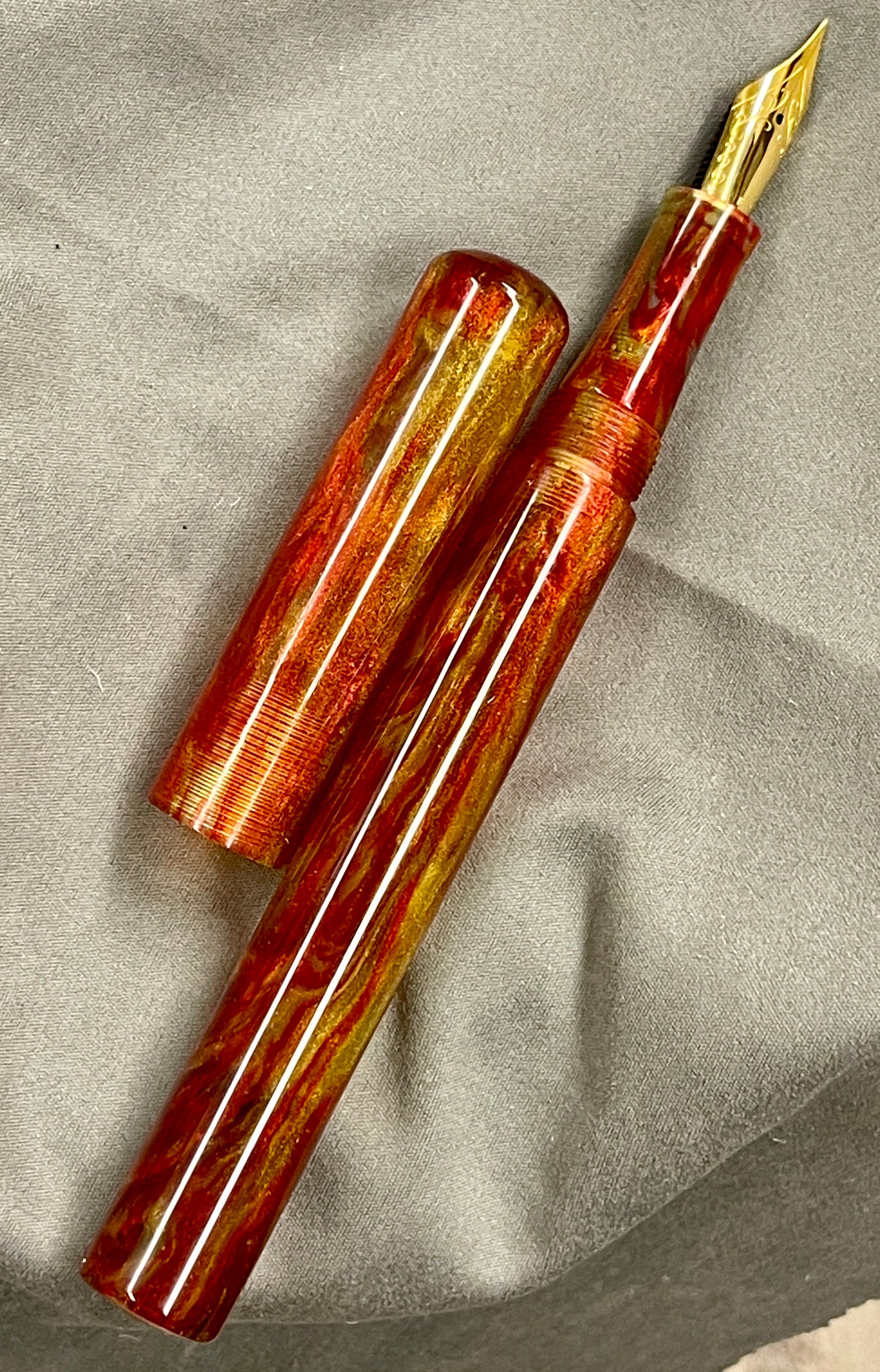 Z - Fire Fountain Pen (Melea)