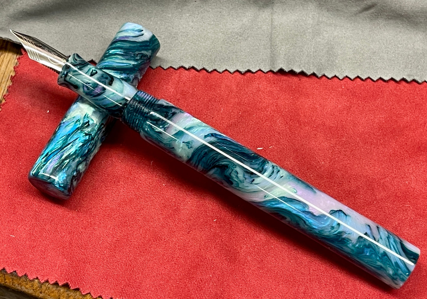 Z - Green Abalone Fountain Pen (Joan)