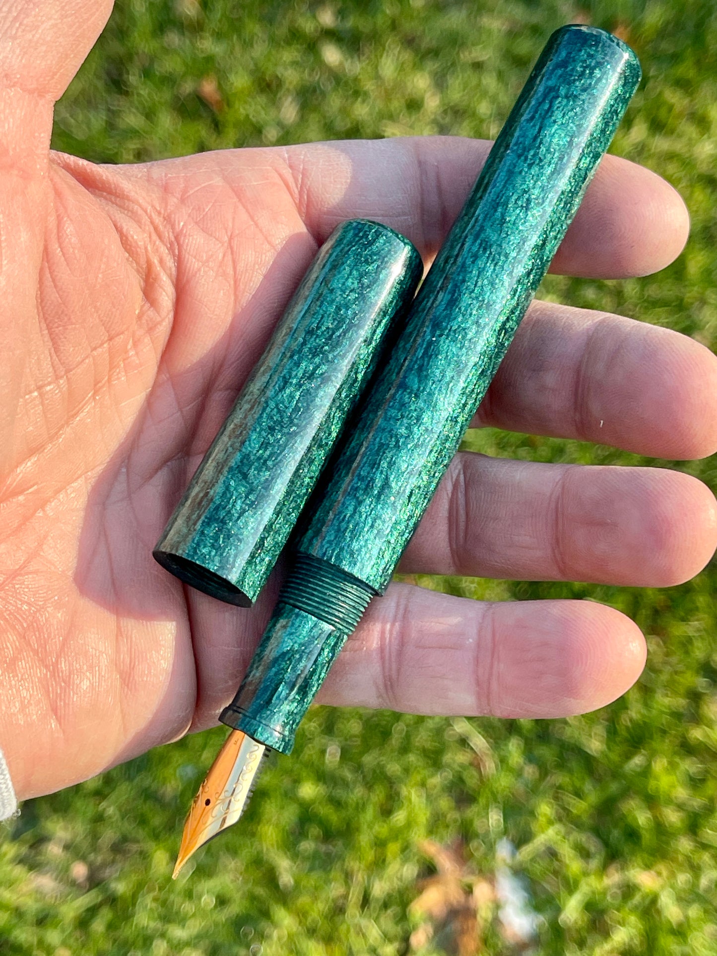 Z - Spruce Green Pearl Fountain Pen (Delphine)