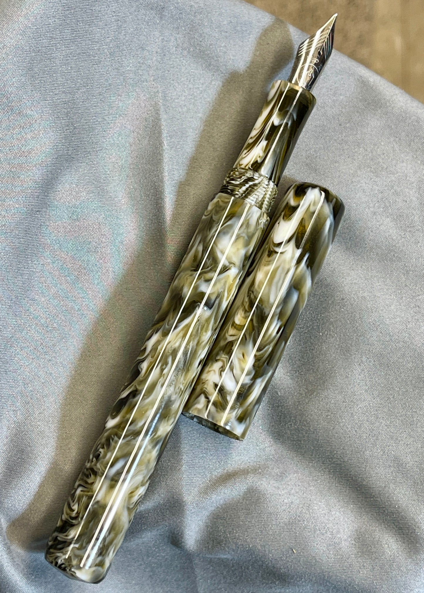 Z - Smoke Fountain Pen (Melea)