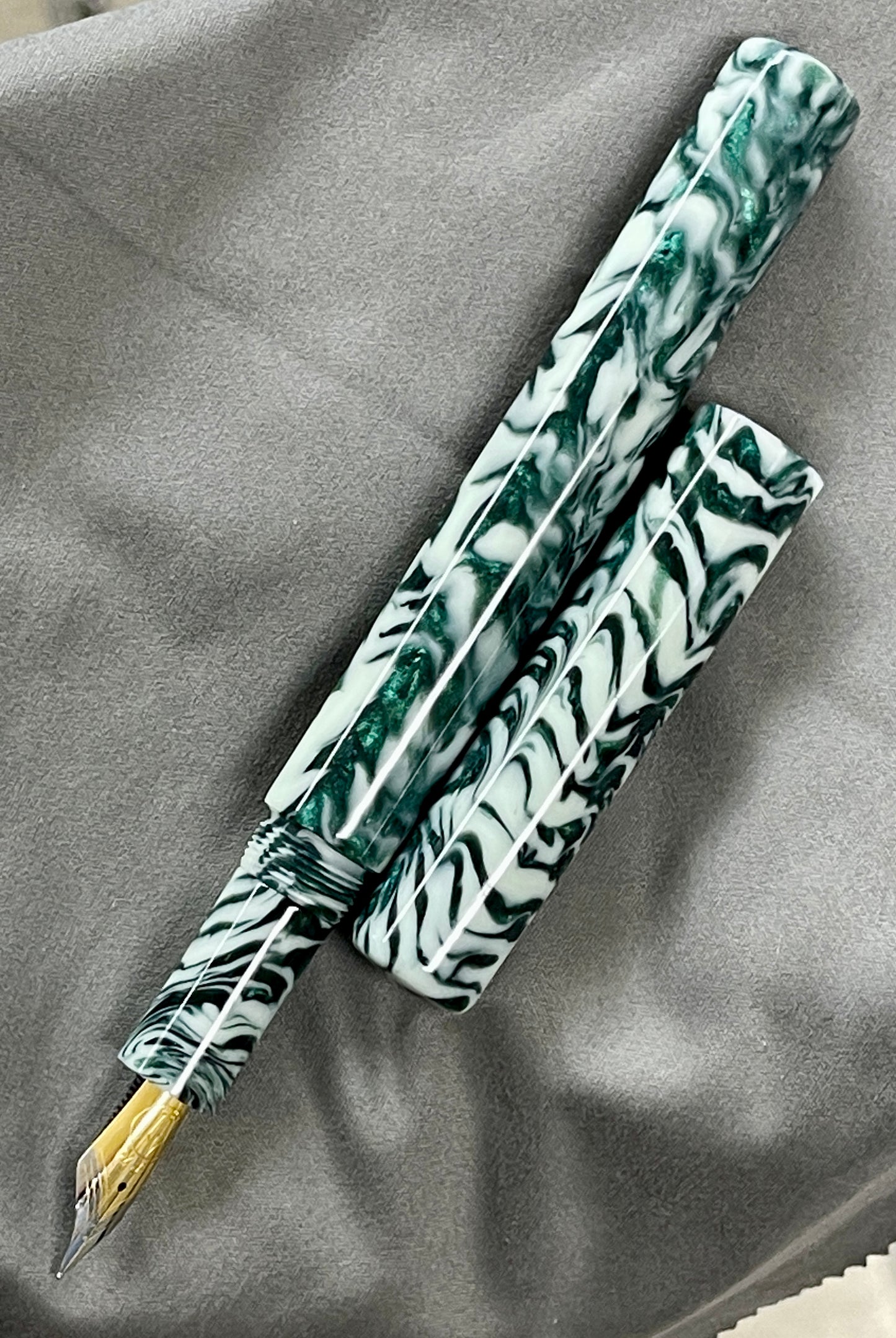 Mint Forest Pen