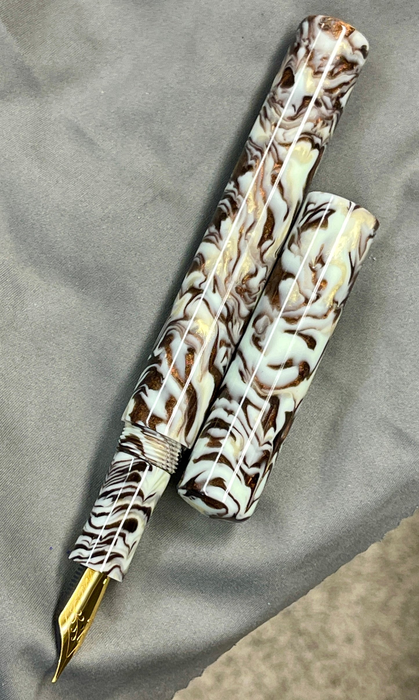 Z - Mint Chocolate Swirl Pen (Makoto)