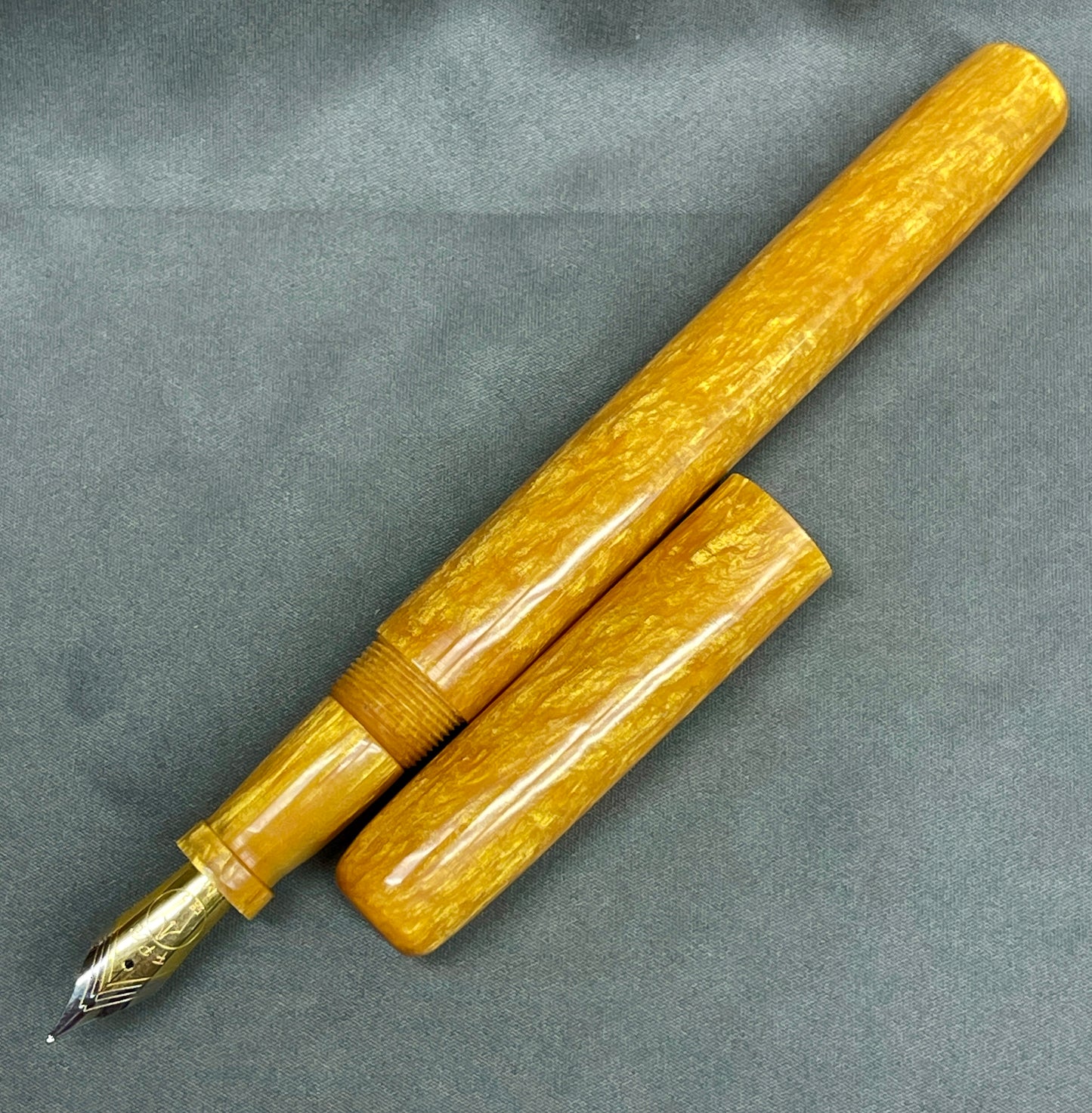 Gold Pearl Pen