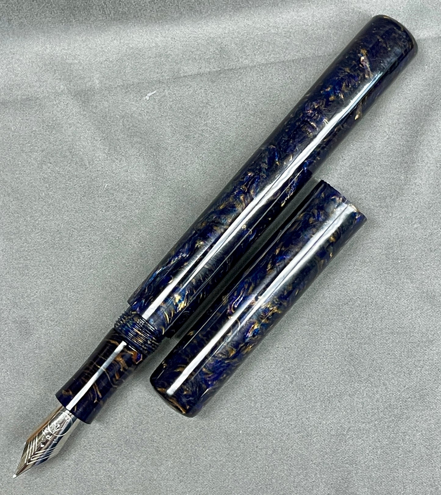 Z - Ultramarine Pen (Robin)