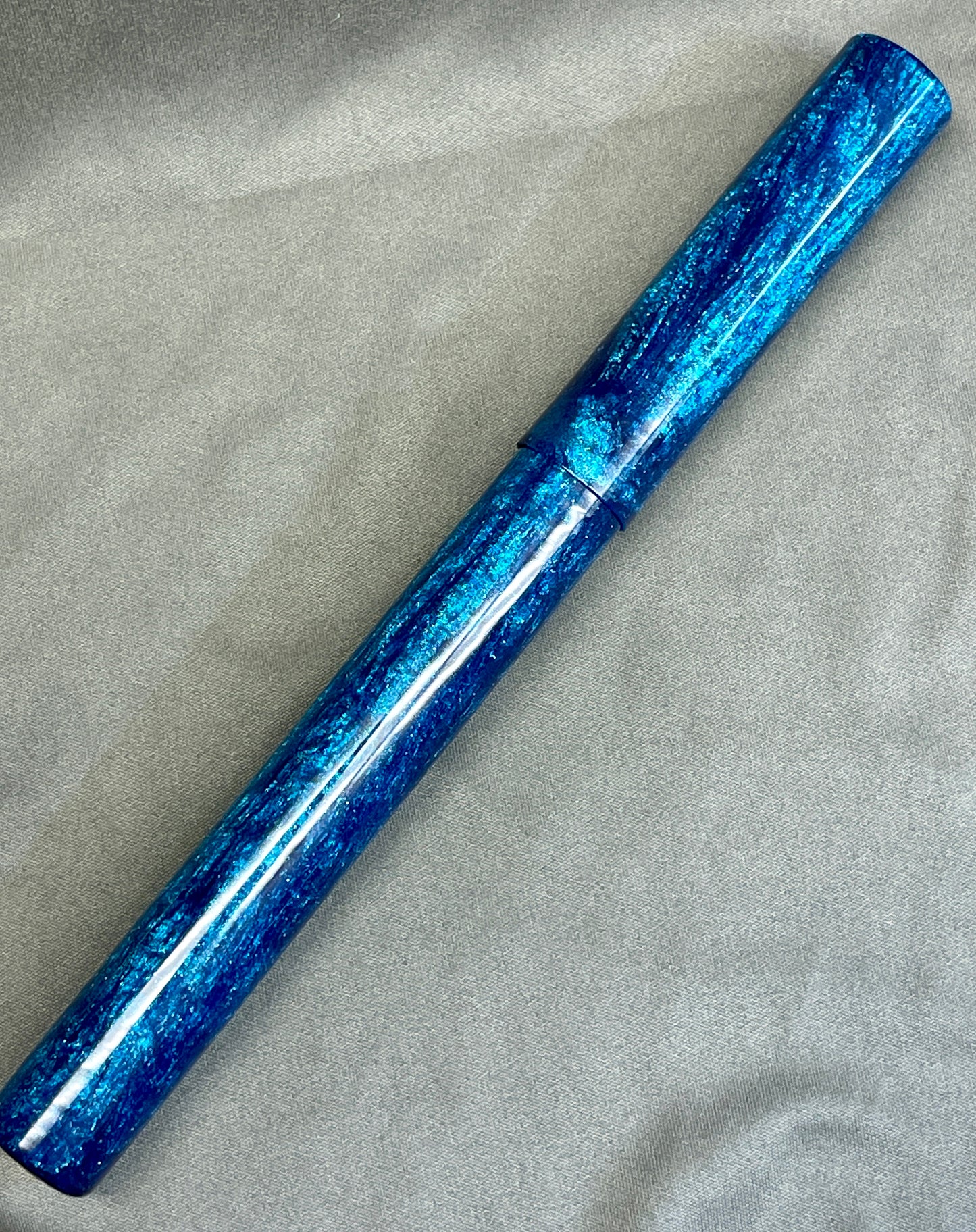 Z - Blue Ocean Pearl Pen (Elsa aka:Robin)